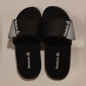 Women's Reebok Size 10 Black Adjustable Slide Sandals.